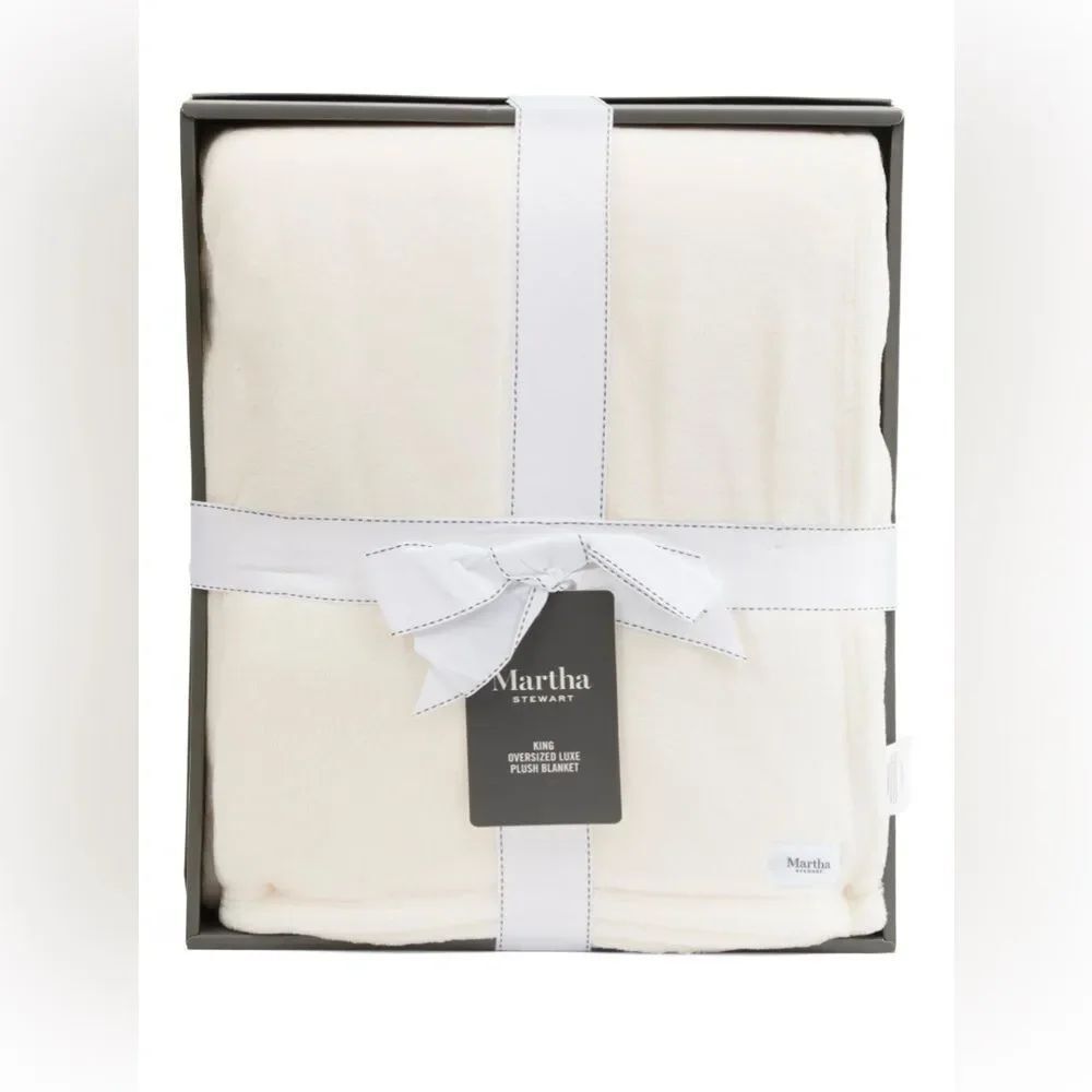 Martha Stewart Coconut Milk Ivory King Oversized Luxe Plush Blanket